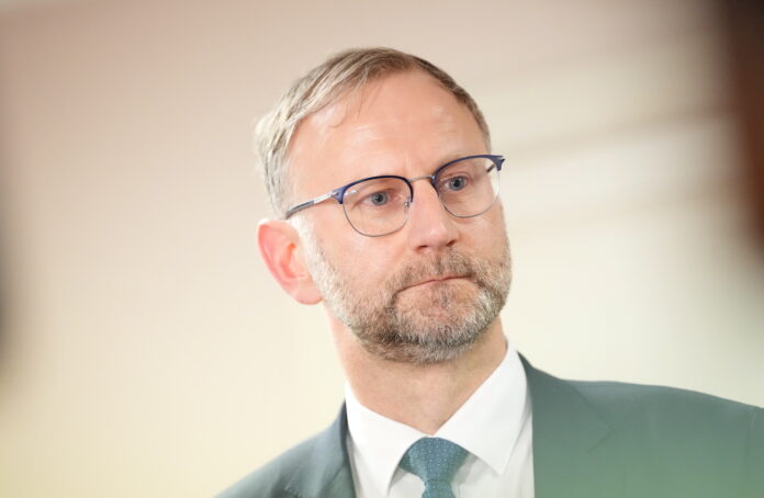 Atis Švinka alga, satiksmes ministrs ienākumi, amatpersonu deklarācija Latvija, Švinka dividendes, politiķu ienākumi Latvijā, VID deklarācija