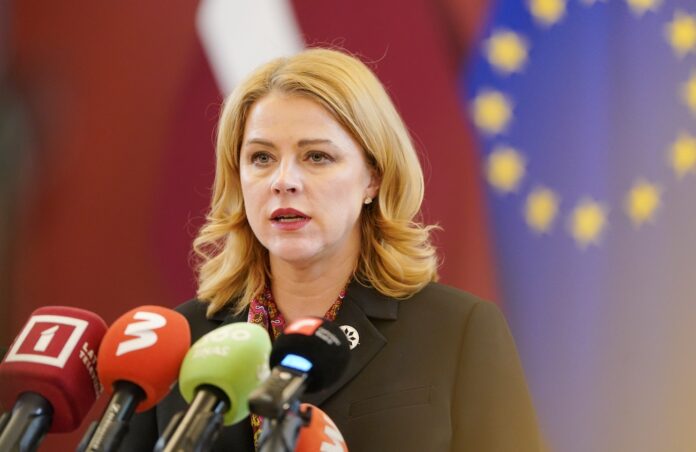 pensiju 2 līmenis Latvijā, pensiju uzkrājumi ārstēšanai, Evika Siliņa pensijas, ZZS priekšlikums pensijas, veselības aprūpes finansējums Latvijā, p