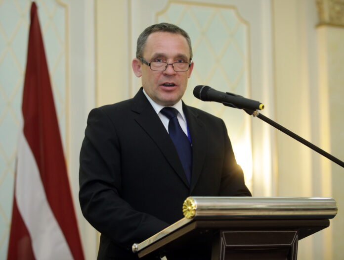 Juris Maklakovs, NBS komandieris, militārie droni, dronu draudi Latvijā, pretgaisa aizsardzība, dronu pārtveršana, Zemessardze, Baltijas pretgaisa aizsardzība, Krievijas dezinformācija, NATO, Latvijas gaisa telpa, droni Latgalē, radioelektroniskā cīņa, spoofings, Ukrainas droni, Krievijas propaganda