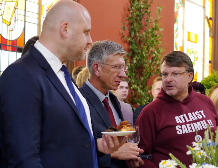 Ainārs Šlesers, Andris Kulbergs, Apvienotais saraksts, Jaunā vienotība, valdības veidošana, koalīcija, LPV, Latvijas politika, JV valdība, Saeima, valdības sarunas, Nacionālā apvienība, ZZS, Ministru kabinets, Evika Siliņa, jaunā valdība