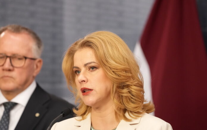 Evika Siliņa, Siliņas valdība, pēdējā valdības sēde, Andris Kulbergs, jaunā valdība, Ministru kabinets, valdības maiņa, Abu Meri, Viktors Valainis, Kulberga valdība, Latvijas politika, valdības deklarācija, Saeima, Jaunā vienotība,