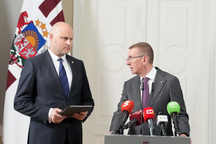 Edgars Rinkēvičs, valdības veidošana, koalīcijas sarunas, Andris Kulbergs, Jaunā Vienotība, Nacionālā apvienība, ZZS, Apvienotais saraksts, Latvijas valdība, sarkanā līnija, valsts drošība, Evika Siliņa, mazākuma valdība, Saeimas vēlēšanas, koalīcijas krīze
