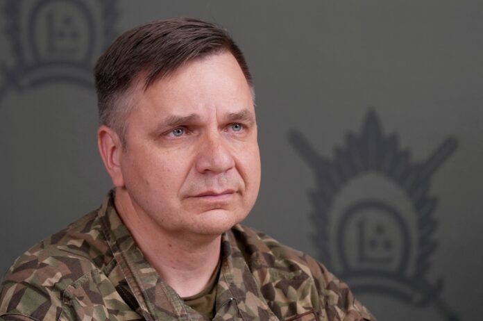 dronu draudi Latvijā, gaisa telpas apdraudējums, Krīzes vadības centrs, Arvis Zīle, NBS, dronu brīdinājumi, šūnu apraide, Latvijas drošība, Latgales droni, civilā aizsardzība, dronu incidents