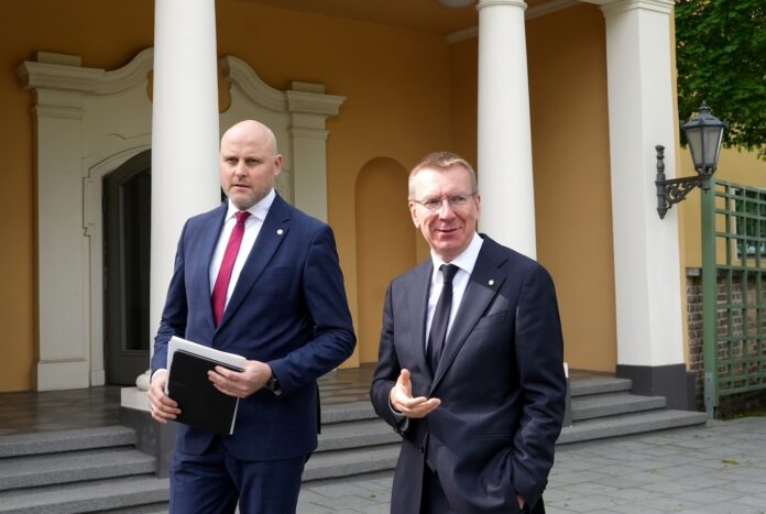 Andris Kulbergs, jaunā valdība, ministriju sadale, Apvienotais saraksts, Jaunā vienotība, Nacionālā apvienība, ZZS, Latvijas valdība, Finanšu ministrija, Aizsardzības ministrija, valdības veidošana, koalīcija, Evika Siliņa, ministru kandidāti, valdības deklarācija