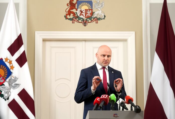 Andris Kulbergs, Jaunā vienotība, Satiksmes ministrija, Juris Rozenvalds, valdības veidošana, ministriju sadalījums, ZZS, Nacionālā apvienība, AS, jaunā valdība, Evika Siliņa, Aizsardzības ministrija, koalīcija, politologi, Latvijas politika