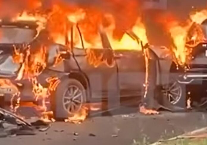 Degoša automašīna Piemaskavā
