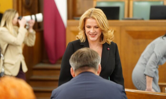 Evika Siliņa Saeimas plenārsēžu zālē