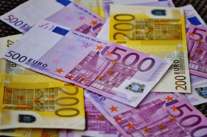 Eiro banknotes