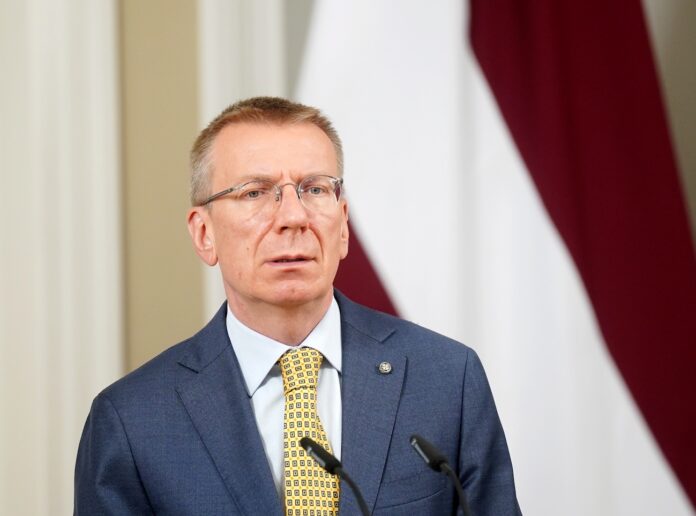 Valsts prezidents Edgars Rinkēvičs NATO samitā uzsver, ka Krievija cenšas iebiedēt Baltijas valstis.