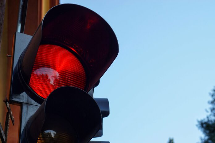 sarkanais signāls lukoforā