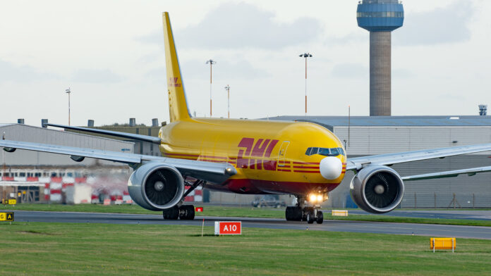 DHL lidmašīna