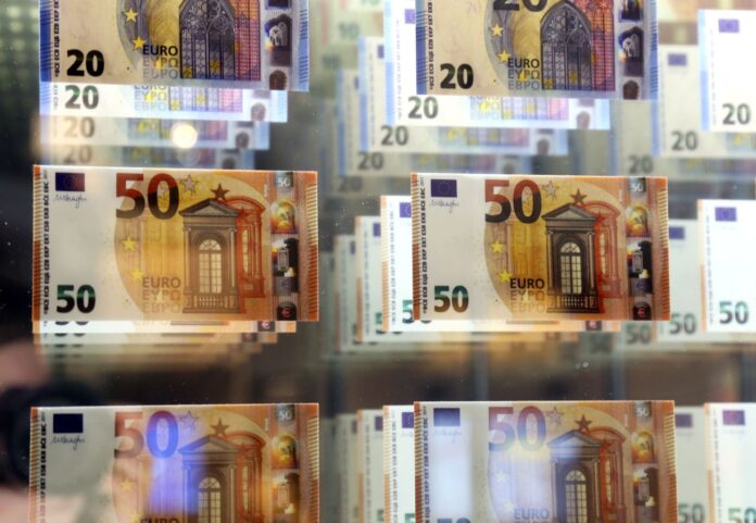 Eiro banknotes