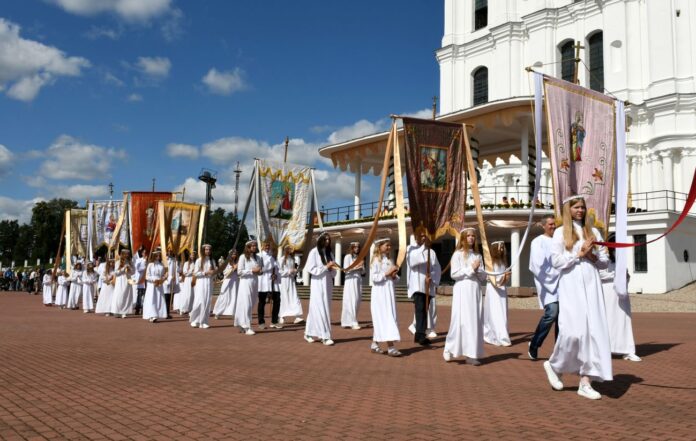 Vissvētākās Jaunavas Marijas Debesīs uzņemšanas svētki Aglonā