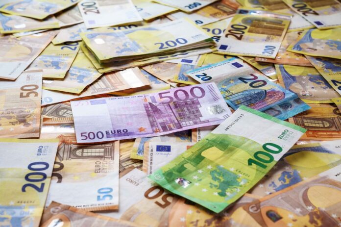 Eiro banknotes