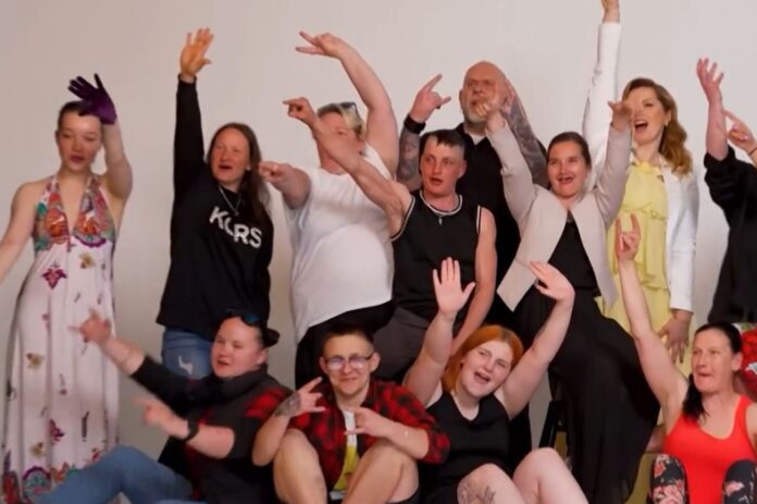 Sociālā projekta “Caur ērkšķiem uz...” dalībnieces