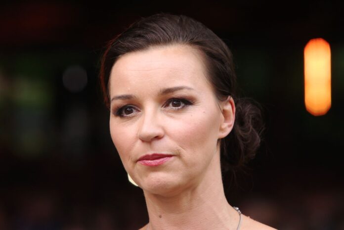 Dziedātāja Marija Naumova