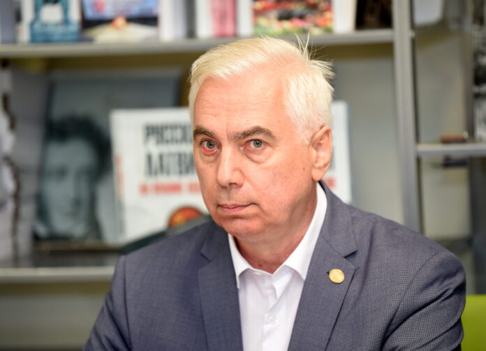 Rīgas pilsētas tiesa atbrīvojusi Viktoru Guščinu no apcietinājuma