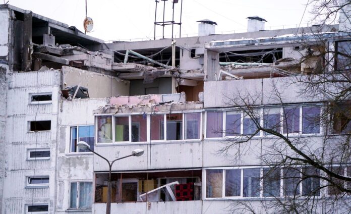 Daudzdzīvokļu ēka Bauskas ielā 15 pēc gāzes sprādziena