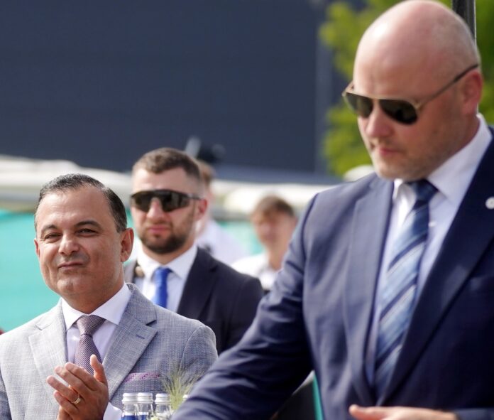 Ministru prezidents Andris Kulbergs (no labās) un veselības ministrs Hosams Abu Meri.