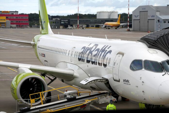 “airBaltic” lidmašīna
