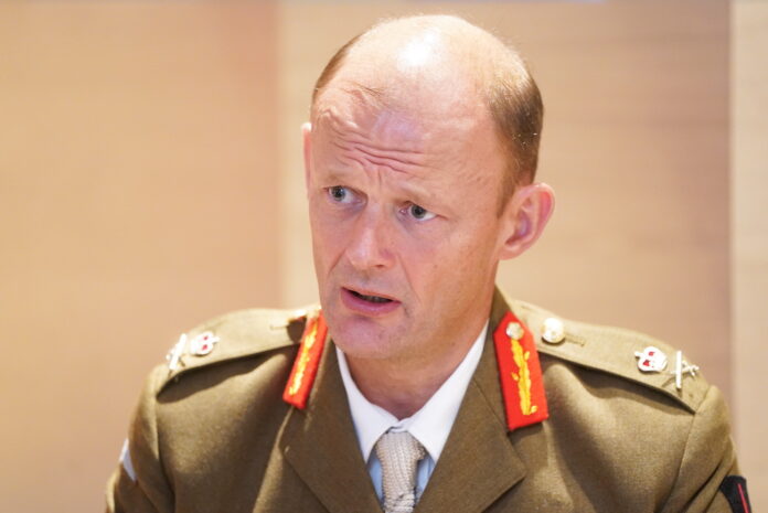NATO Apvienoto spēku pavēlniecības Brunsumā komandiera vietnieks ģenerālleitnants Džons Mīds